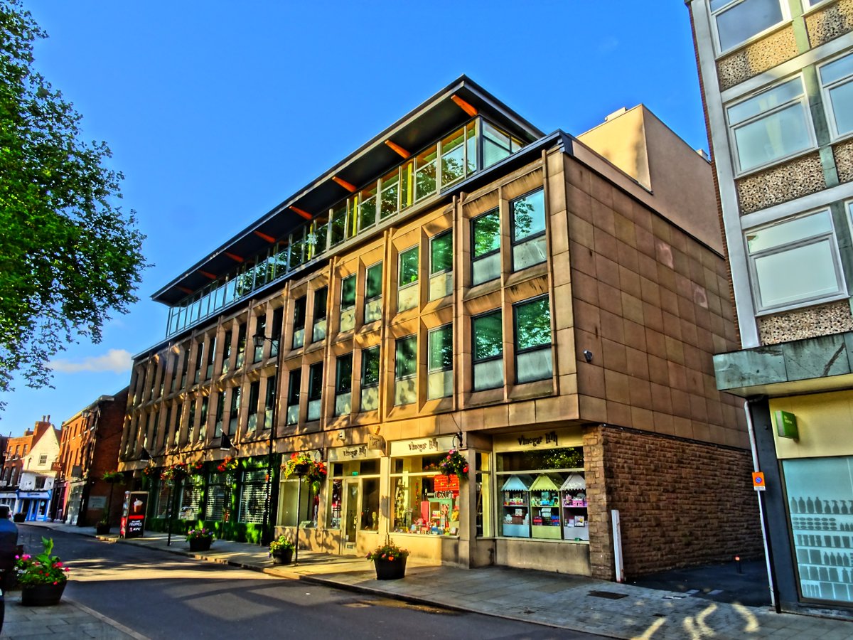 We are recruiting! If you are an experienced Commercial Property or Private Client Lawyer looking for a new challenge and want to join our busy, friendly team based in the heart of #Shrewsbury Town Centre then we want to hear from you #solicitor #hybrid  ow.ly/HWcS50KyNju