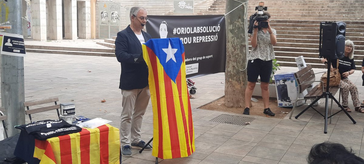 IvanCondes's tweet photo. Avui he fet costat #ORIOLABSOLUCIO en la defensa de la seva innocència. Hem de donar tot el suport als nostres joves afectats per la repressió. https://t.co/TtvUBCHKGZ