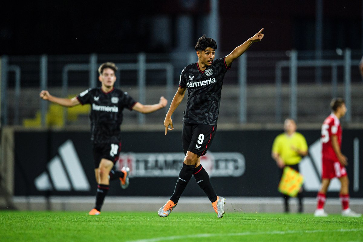 bayer04fussball's tweet photo. ⏹ Punktgewinn in Unterzahl. Die #Bayer04U19 erkämpft sich gegen den Nachwuchs von @f95 in Unterzahl einen Punkt.
🥅 Das Tor für Schwarz-Rot erzielte Can #Moustfa.
#AJunioren | #Bayer04 https://t.co/CfjVjUdXLP