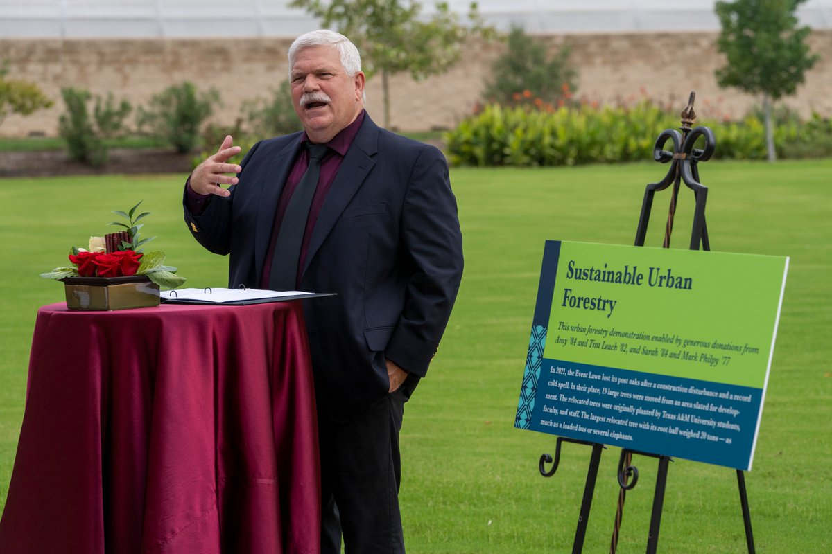 TAMUgardens's tweet photo. Today, we celebrated the addition of 19 trees and a crapemyrtle grove to #TAMUGardens in a private ceremony! We want to express our most sincere gratitude to Tim ’82 &amp; Amy Leach ’84 and Mark ’77 &amp; Sarah Philpy ’84 for their support. 

More at https://t.co/EGgChYaAHo https://t.co/8CghTogQGO