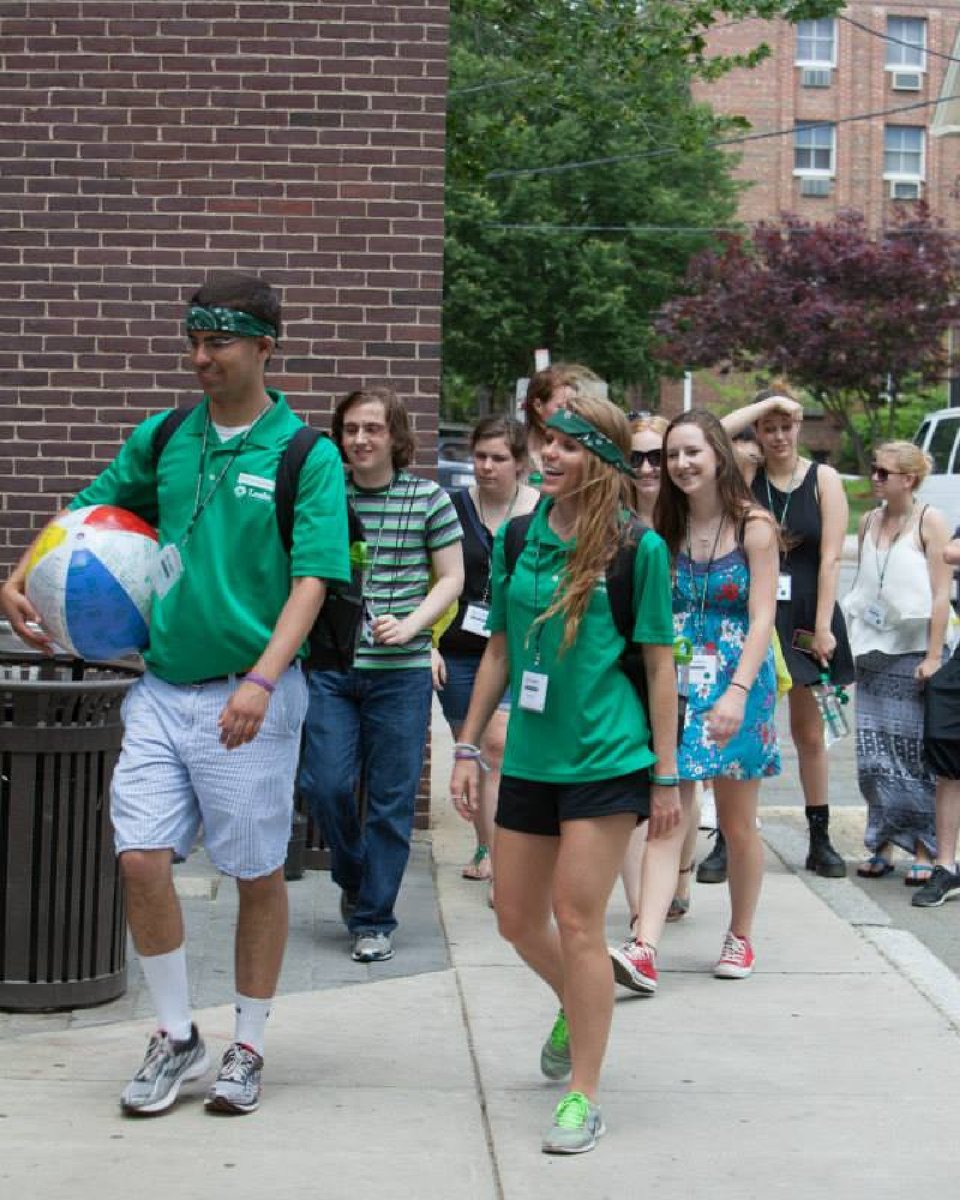 lesley_u's tweet photo. When #NationalCollegeColorsDay falls right before #LesleyMoveIn weekend! We're so excited to see everyone and get this semester started β
Welcome to Cambridge! ππ³π¦πππΎππ
#LesleyUniversity #MoveInWeekend #BackToSchool #Throwback #FBF #FridayVibes #Cambridge #CambMA https://t.co/rlAdtjIPJX
