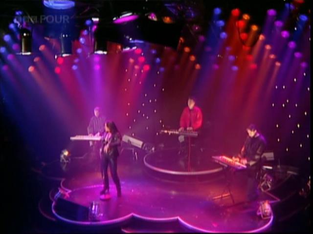 TelevisionVault's tweet photo. You can't have too many keyboards... 🎹🎹🎹🎤 #TheTimeFrequency ⏰〰️ #TheUltimateHigh ⬆️ #TOTP #TOTP1993 #TOTP93 https://t.co/qTynzqwZfS