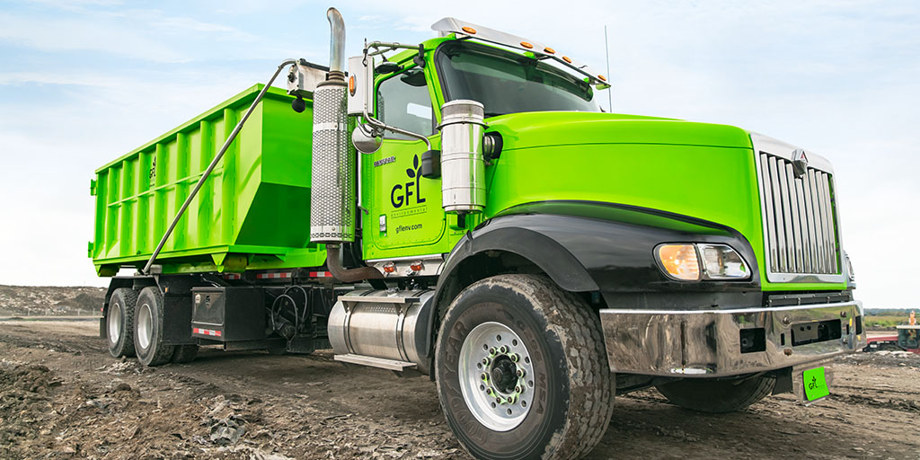 GFLenv's tweet photo. GFL offers a variety of roll-off container sizes to suit your business needs. As well as construction and demolition materials, our containers can be leveraged for municipal solid waste, commingled recycling, and cardboard. Visit https://t.co/zyS9dVW7WW. https://t.co/tUhoaMQYG6