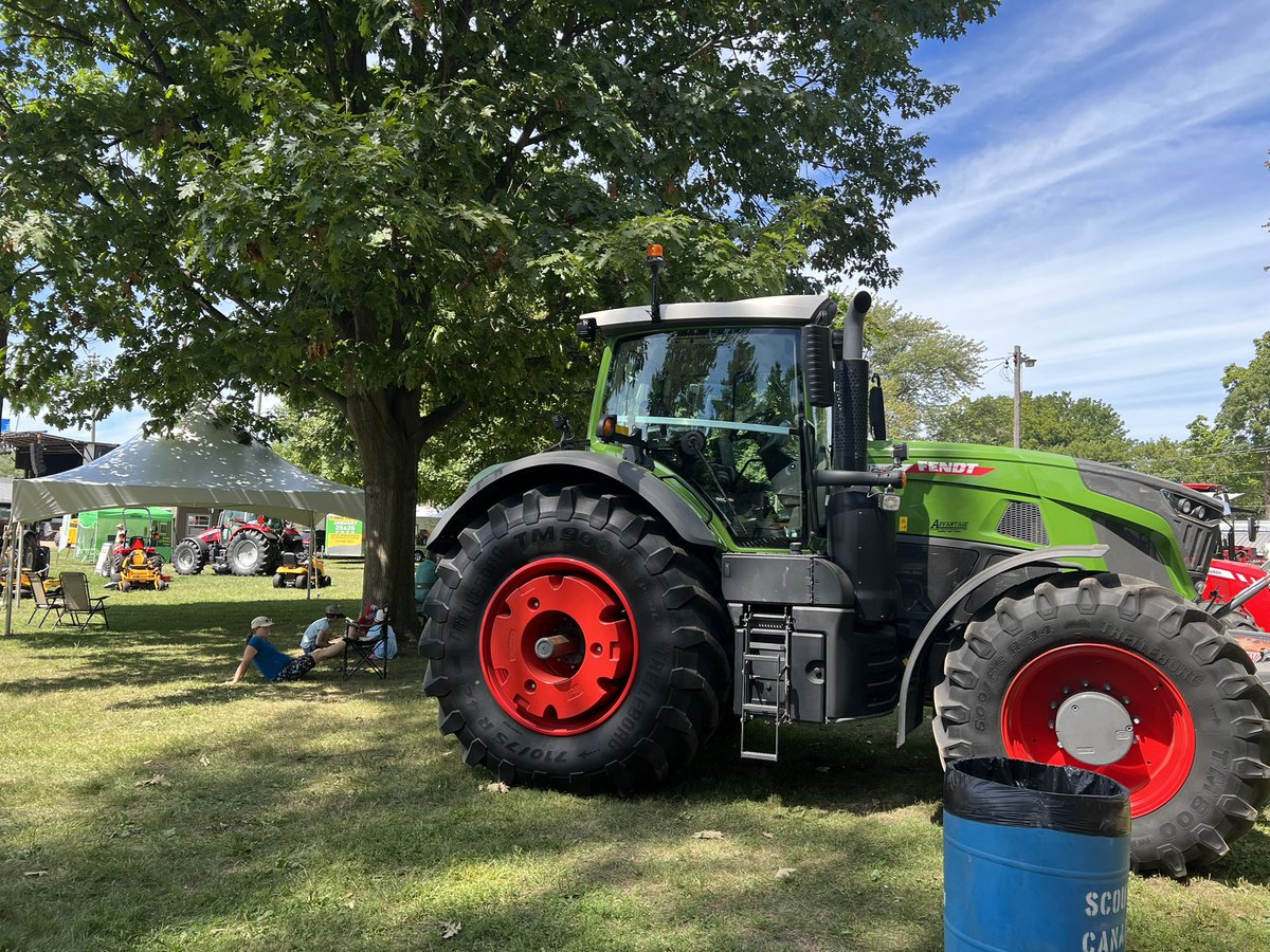 AdvantageFarm's tweet photo. Showing off @AGCOcorp finest at the #HarrowFair. Proud to support communities. #ontag @Fendt_NA https://t.co/n34XQ4xBmV