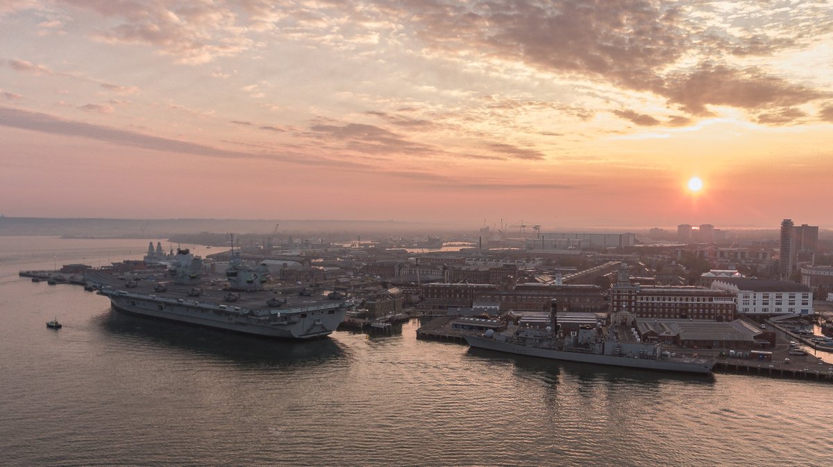 I've had a fantastic time with the <a href="/RNLeadership_/">Royal Naval Leadership Academy</a> team and @royalnavyrachel, but now it's time to bring People Centred Leadership to life. See you Monday morning <a href="/HMNBPortsmouth/">HMNB Portsmouth</a> and @CdreJohnVoyce. Right, where did I leave that swagger stick ⚓️