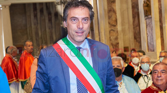 Catanzaroinforma.it  La Catanzaro di Fiorita in sessantaquattro pagine ow.ly/uQZX103YcC2