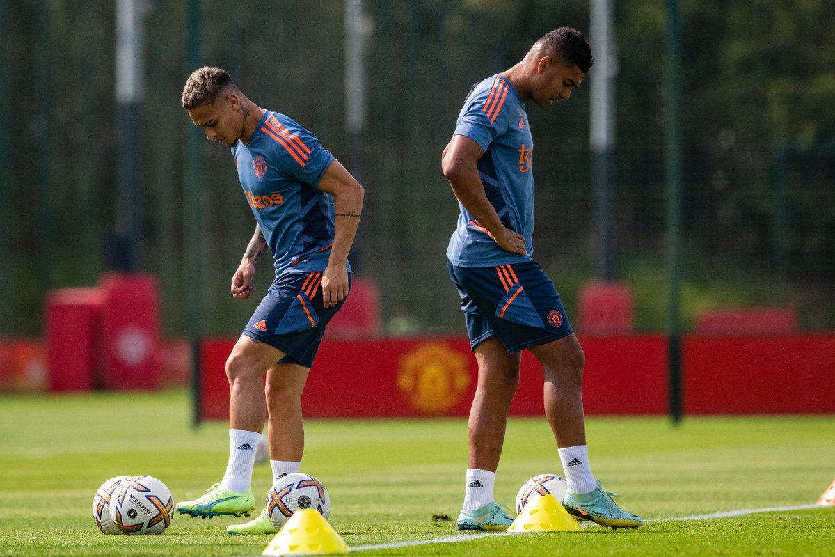 antony00's tweet photo. 🇧🇷 🏴󠁧󠁢󠁥󠁮󠁧󠁿⚽️

@Casemiro 
@Fred08oficial 
@ManUtd https://t.co/n0qqKDUACY