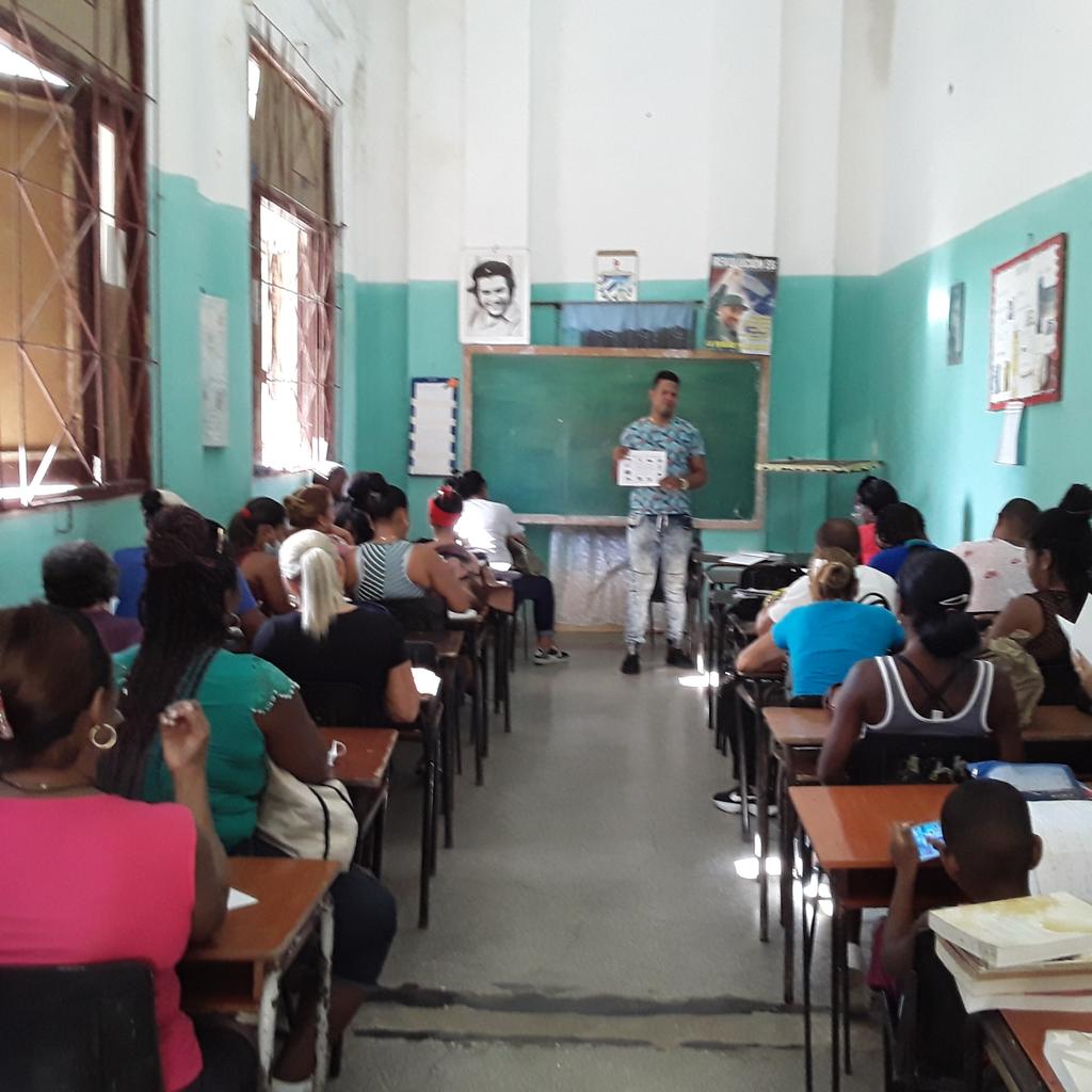Se reanuda el curso 2021-2022 y con el los docentes de nuestro centro participan en la Preparación. Esta etapa será mejor que la anterior. <a href="/LeyanisOlivar16/">Leyanis Olivares Darroman</a> @DMArroyoNaranjo <a href="/DpeLaHabana/">Dirección General de Educación La Habana</a> <a href="/FalconYoania/">Yoania Falcón Suárez</a> <a href="/elsa_ena/">Ena Elsa Velázquez Cobiella</a> <a href="/DiazCanelB/">Miguel Díaz-Canel Bermúdez</a>