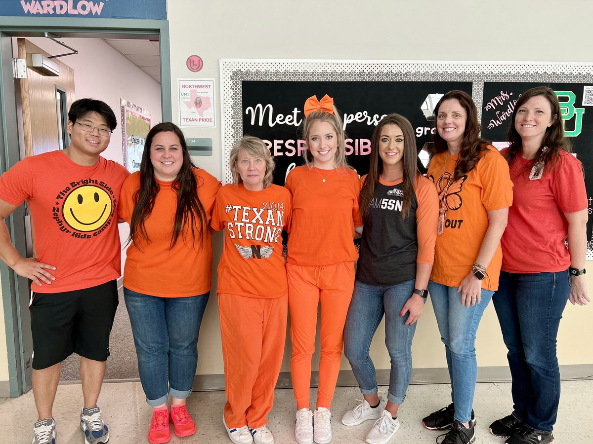 bre_wardlow's tweet photo. Orange Out! 🧡 #ChildhoodCancerAwareness #FNL #TexansAtWork #Flagship https://t.co/rgVHTyWrOy