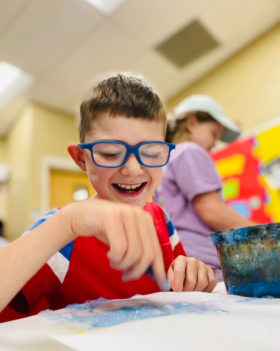 PTHBullpups's tweet photo. Check out this AMAZING STEM lesson in Art today across all grade levels!  This was fun for each class that visited art today.  Check out those smiles, this is a lesson they won’t soon forget!   #WeAreOne #PTH #myKCSD https://t.co/HsBdp5v9Po