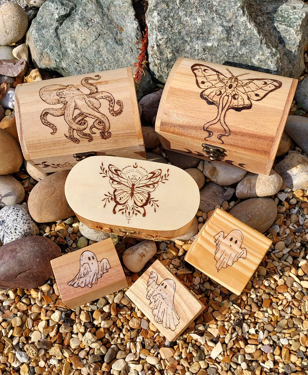 MoonshineMishap's tweet photo. New shop update! More #handmade items added to my shop #ebayfinds #ebayseller #SmallBusinesses #Portsmouth #HandmadeHour
#handmadegifts #Halloween #ghosts #lunamoth #butterfly #octopus https://t.co/u7Akp9eXwo https://t.co/qKbIRRCB5i