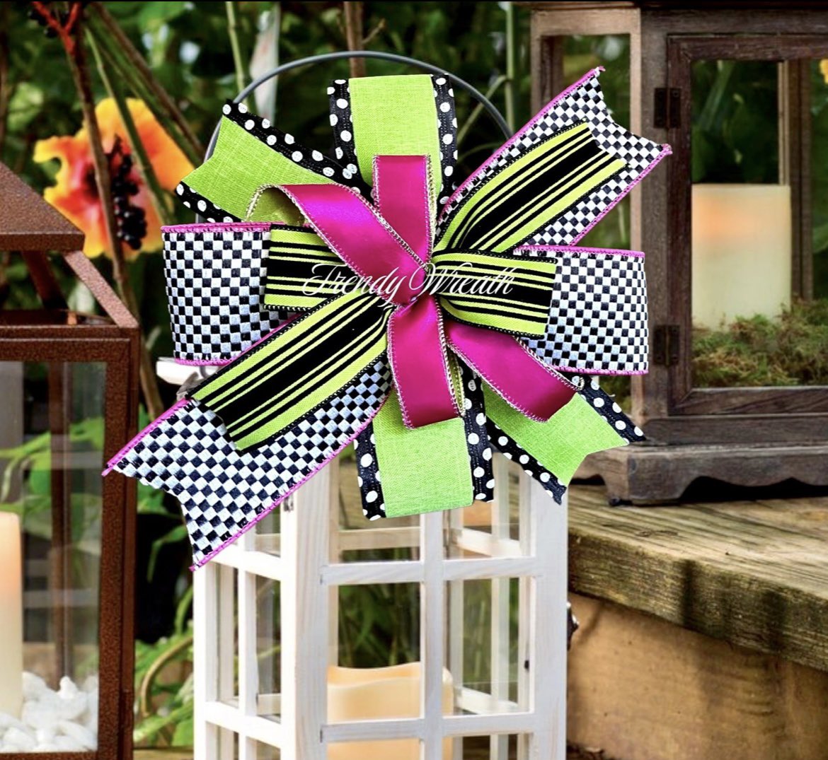 TrendyWreath's tweet photo. Dress up those Naked Lantern’s
#lanternbow #wreathbow
New Design-shop online
#etsyshop
https://t.co/QumSHypIo5
#mercarishop
https://t.co/HaR0f1DQ50
#hotpinklimegreen #designerbows #ribbonbow #halloweenwreath #fallwreath #lanterntopper #bowsbows #Whimsical #limegreen https://t.co/BbGqNBjOnb