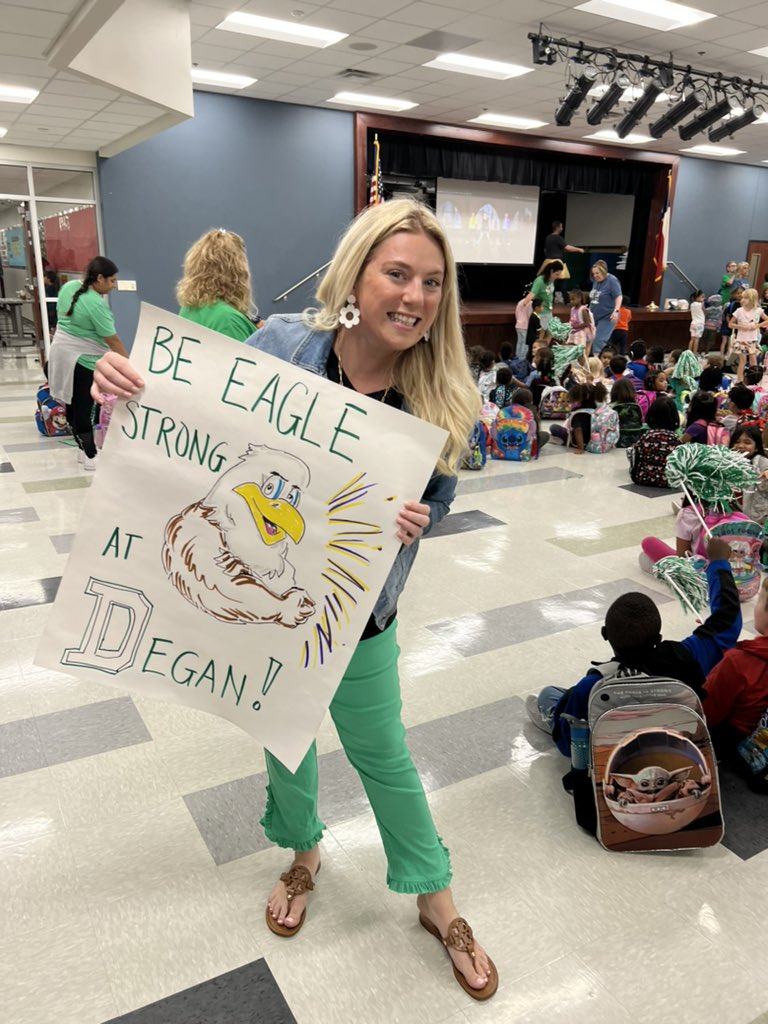 MissCress's tweet photo. First Degan Rally of the year and my first one ever!💚🦅 #wearedegan #oneLISD https://t.co/pE7lJfjDPg
