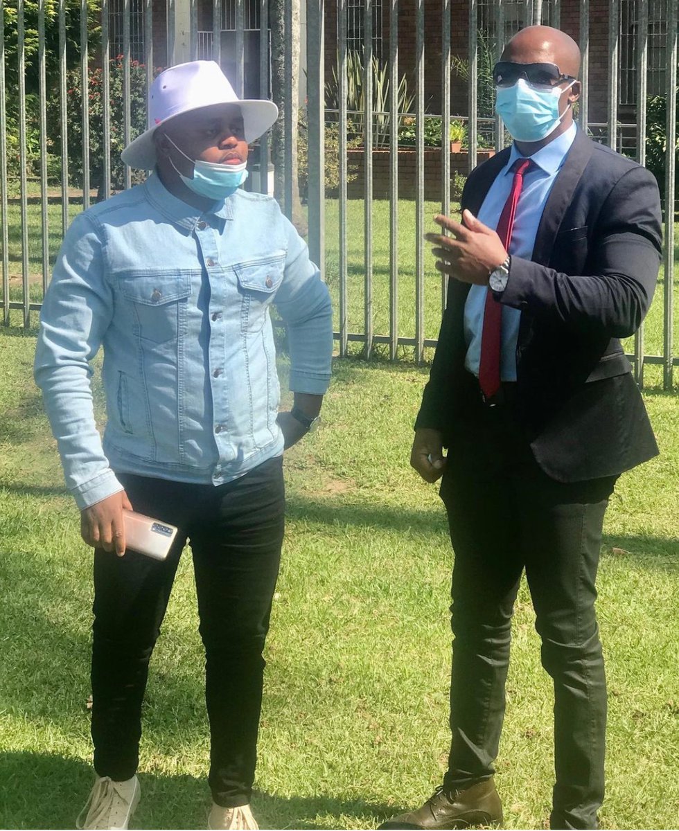 isaziso ⚠️

Ngicela bonke abantu abadinga iGcokama Elisha emicimbini yabo bahleleke. bengavezi imali engiqashwa ngayo phabhulikhi

Ngizobanjwa inkunzi 
phela manje ngizo bhombwa njenge moti yeMali

iphesiliphu yomuntu imfihlo man
Fakhin busted!