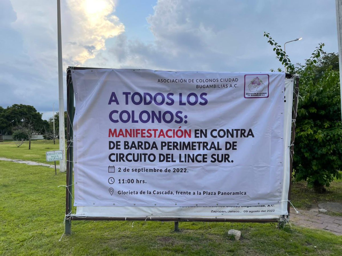 ALERTABUGAMBIL1's tweet photo. Gracias al esfuerzo y coordinación de vecinos (No de Colonos) se detuvo un ecocidio con tala de arboles, algunos de mas de 40 años. Invitamos a ls autoridades a ejercer la ley sin intereses en medio. @SOS_Mural @quierotv_gdl @TVAztecaJalisco gracias @pkumamoto por el apoyo! https://t.co/hqZbOEojB7