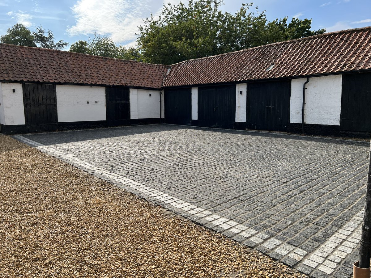 jdma_paving's tweet photo. 110 m2 granite sett parking area completed this week in Wymondham, Norfolk. #paving #quality #perfection #norfolk #jdma https://t.co/d7M8MJyvl1