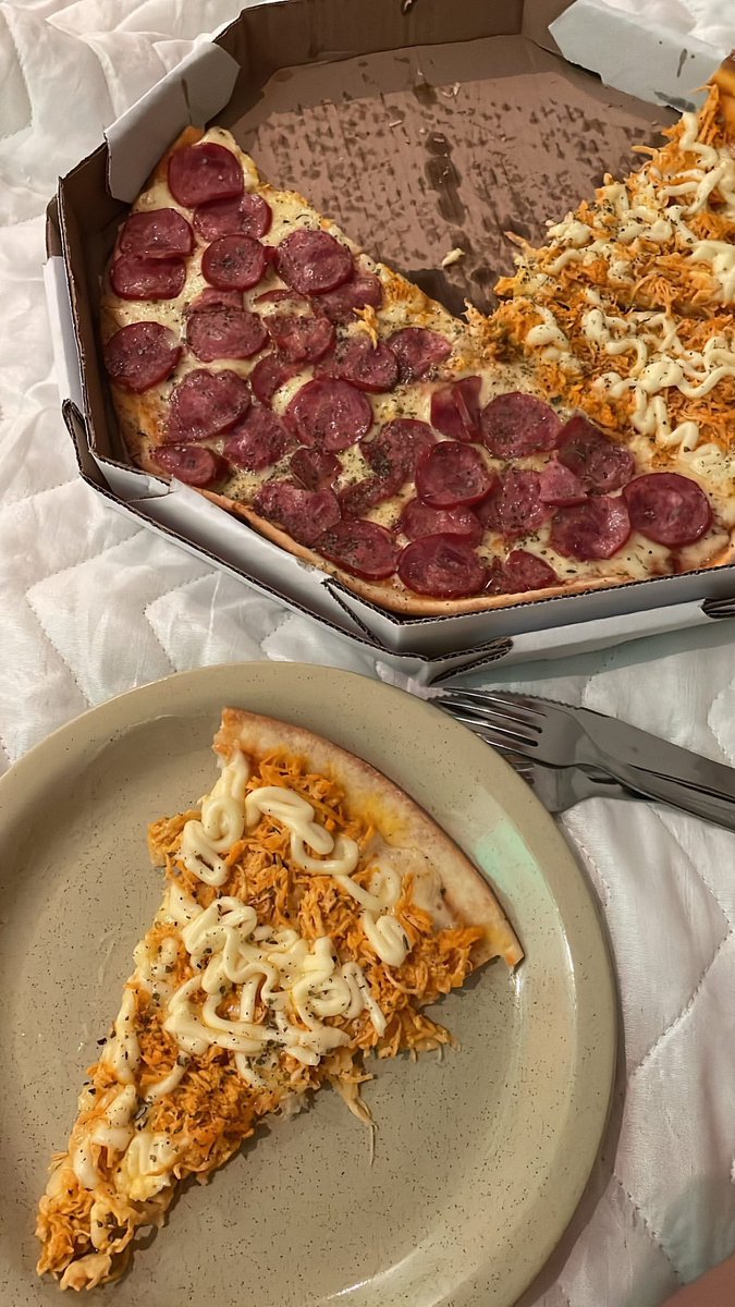 food_porn17's tweet photo. Pizza https://t.co/ig8uxp7bat