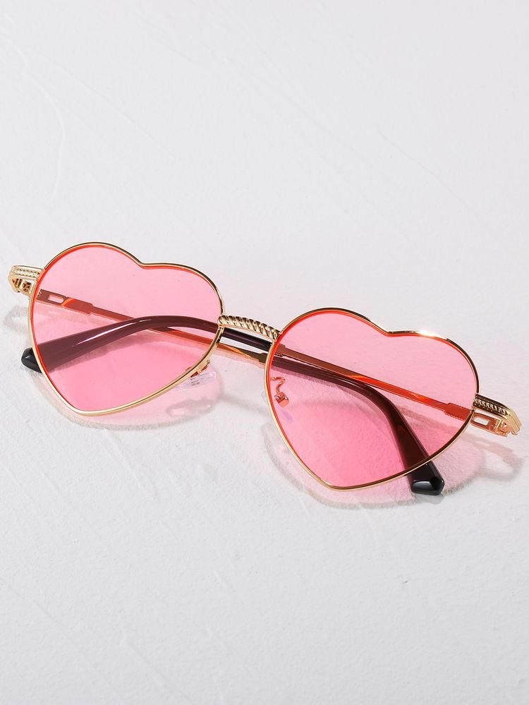 SoftnessDaily's tweet photo. heart shaped sunglasses are so pretty 🎀 https://t.co/zyQKmSxkJZ