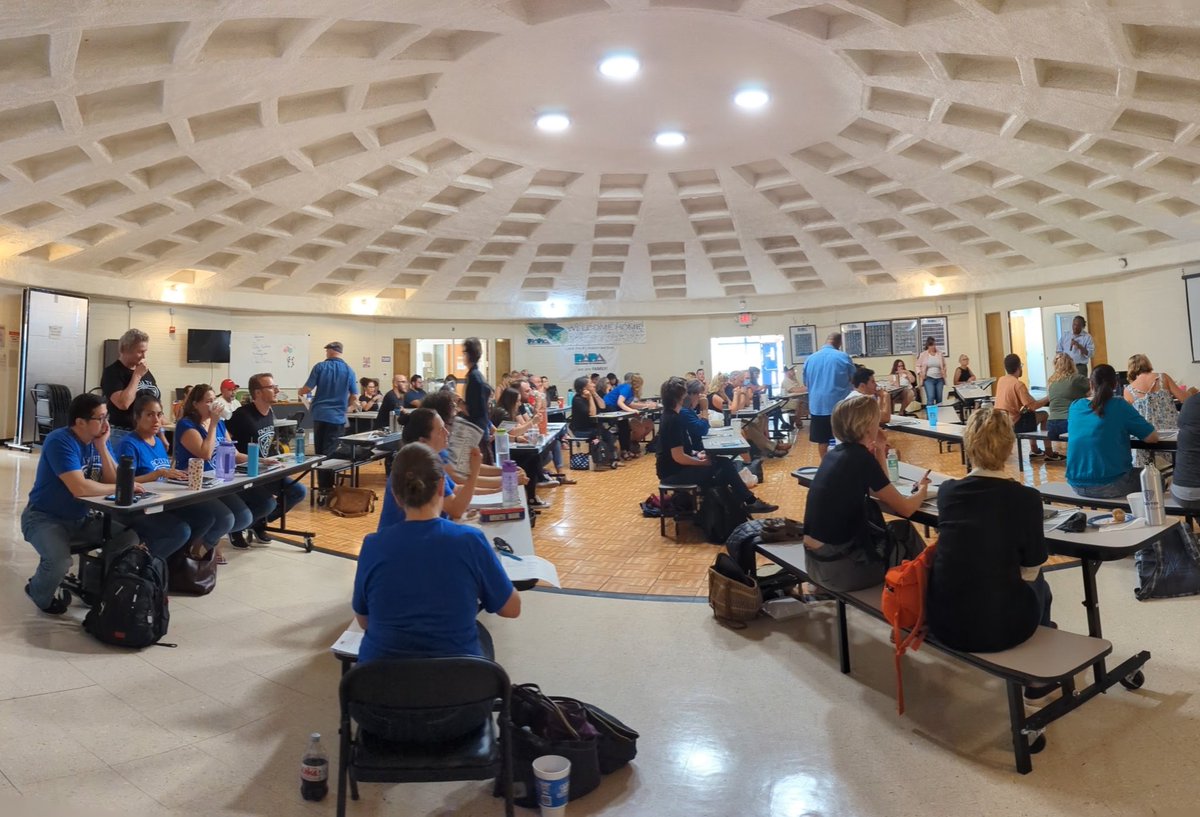 AdamADodge's tweet photo. @DigitalArtsTec1  w Sharroky Hollie Ph.D @validateaffirm and asking ourselves "Is it behavioral or cultural? Discussing our responsibilities and skills relating to Culturally Responsive Classroom Management. https://t.co/idyEhzt9oa