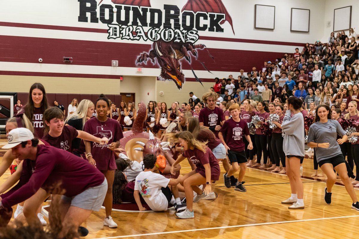 HenryHueyPhoto's tweet photo. Dragon boat races, RRHS pep rally 9/2/2022. @DragonNationRR #RoroHoCo https://t.co/NZCgsARtLA