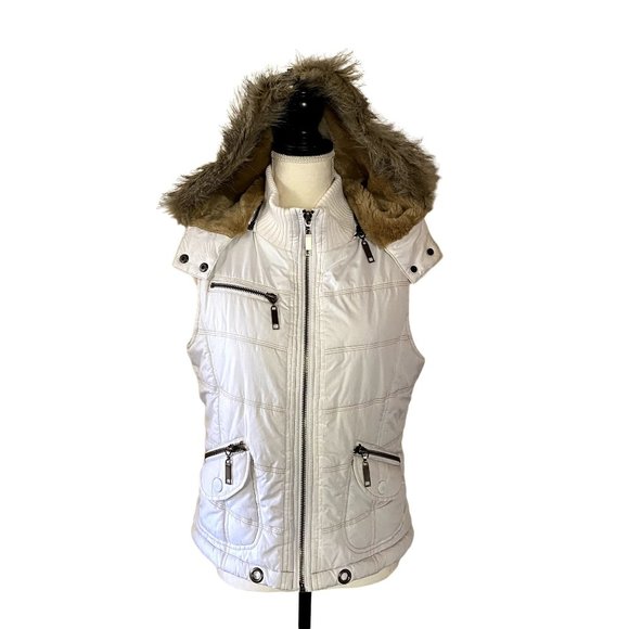 MissWStack's tweet image. So good I had to share! Check out all the items I'm loving on @Poshmarkapp #poshmark #fashion #style #shopmycloset #anthropologie #lavishalice #vanity: posh.mk/09AagbXFTrb