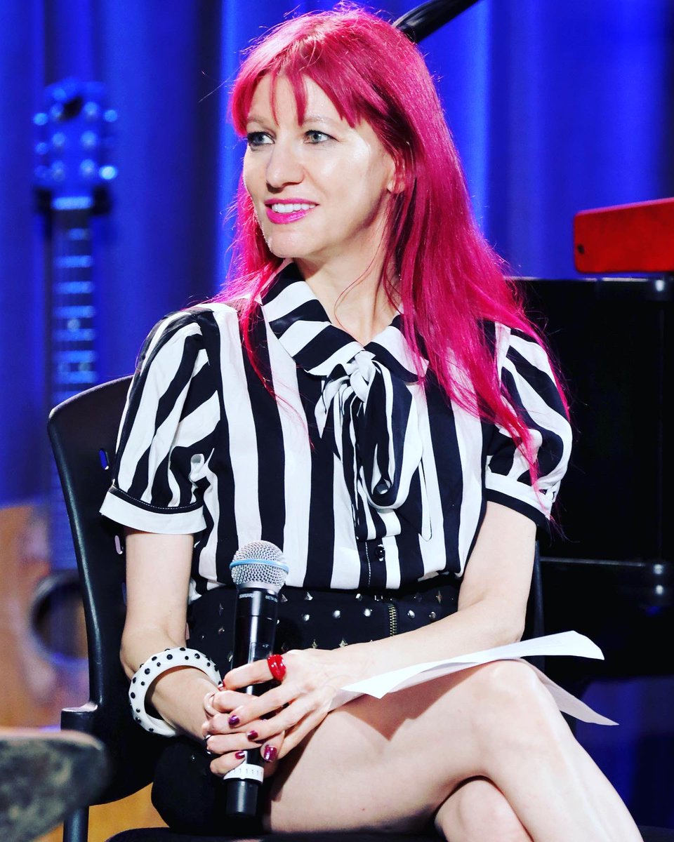 lyndseyparker's tweet photo. As you can tell from these pics, I was pretty damn happy to share the stage with @hansonmusic last night. Thank you @GRAMMYMuseum for having me host this epic evening, thank you Zac, Isaac & Taylor for the awesome conversation, and thanks to all the #fansons that attended! β€οΈππ https://t.co/f6YLnMF3c8