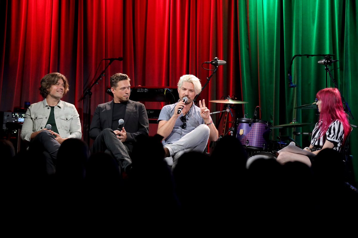 lyndseyparker's tweet photo. As you can tell from these pics, I was pretty damn happy to share the stage with @hansonmusic last night. Thank you @GRAMMYMuseum for having me host this epic evening, thank you Zac, Isaac & Taylor for the awesome conversation, and thanks to all the #fansons that attended! β€οΈππ https://t.co/f6YLnMF3c8