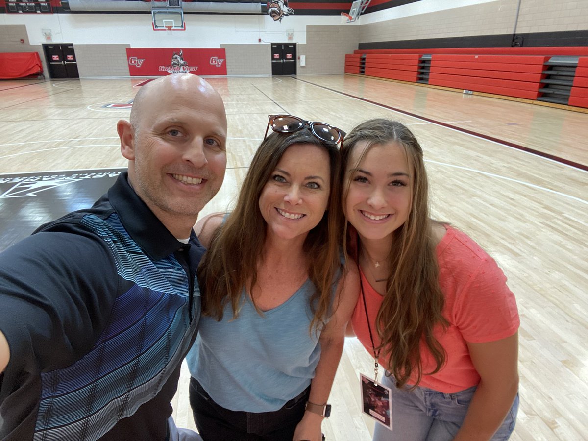 Awesome visit to Grand View University today. Huge thanks to @CoachJJSE, <a href="/sarahwenger_/">Sarah Wenger</a> , and <a href="/IKeiderling/">Ian Keiderling</a> for having me! Great campus tour by <a href="/gv_wbb/">Grand View University Basketball</a> players and shoutout to Dr. Zeb. Go Vikes!