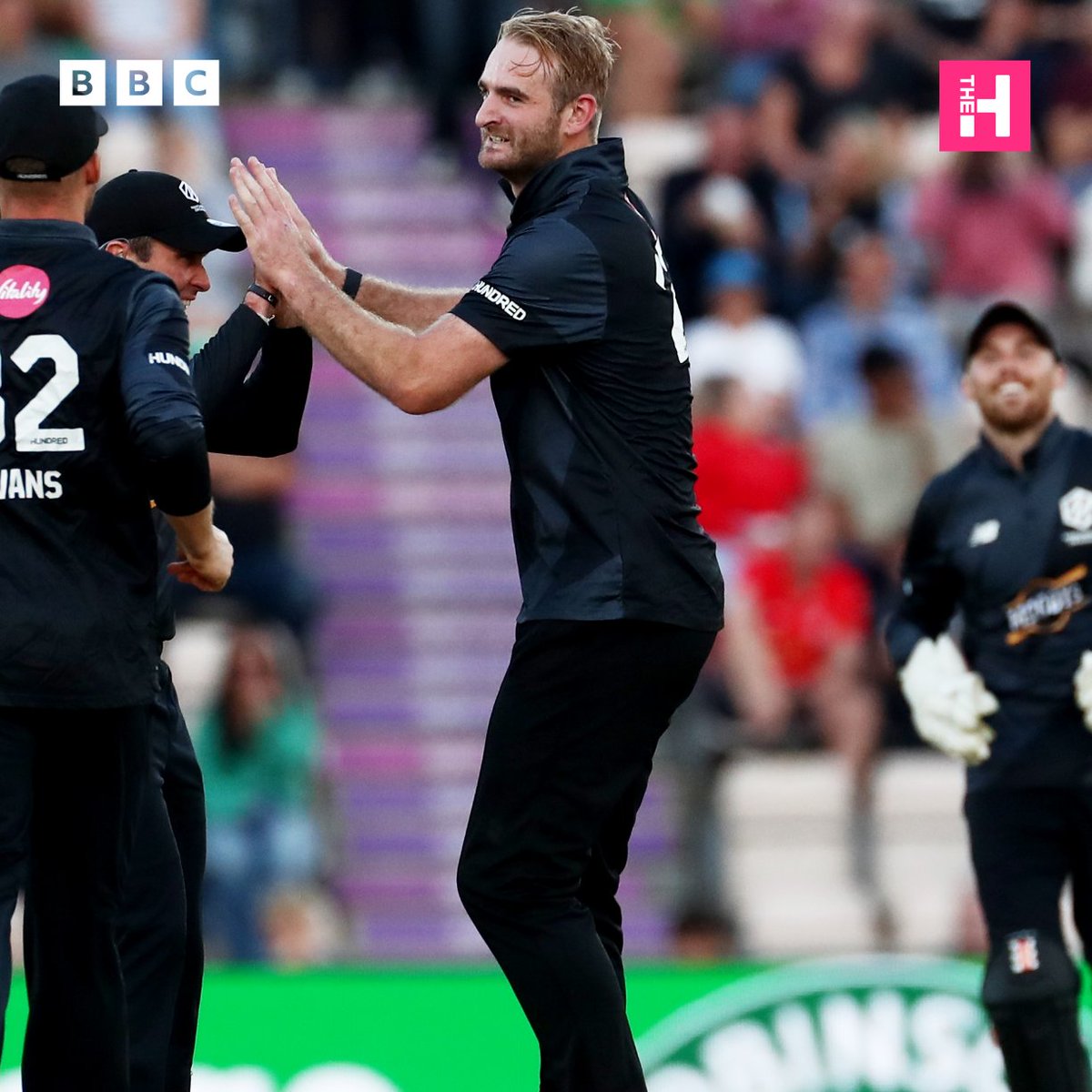 BBCSport's tweet photo. Tall Paul! 

Paul Walter has turned this eliminator with two wickets in two balls - opening the floodgates with London Spirit now six down 😬

#BBCCricket #TheHundred https://t.co/kmLPyeTGbZ