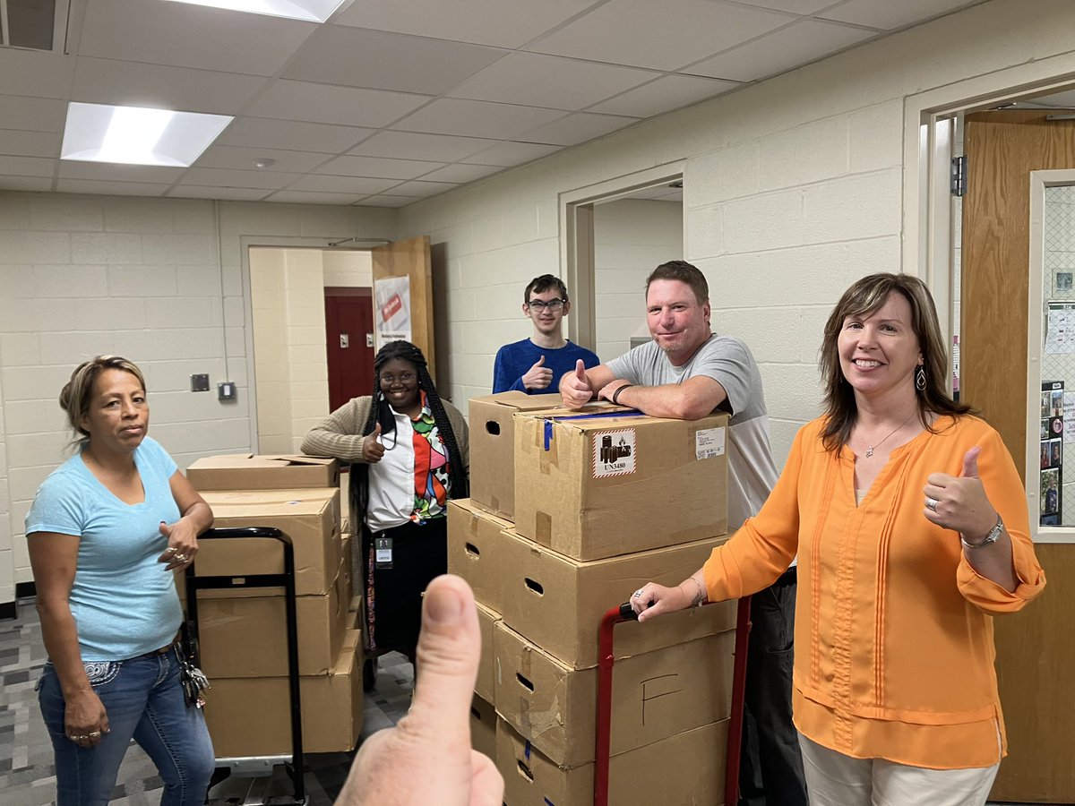 theiggys's tweet image. Scenes from Week 1 of the 2022-23 school year! UCPS Tech Svs gettin’ it DONE!!! @JamesP2448