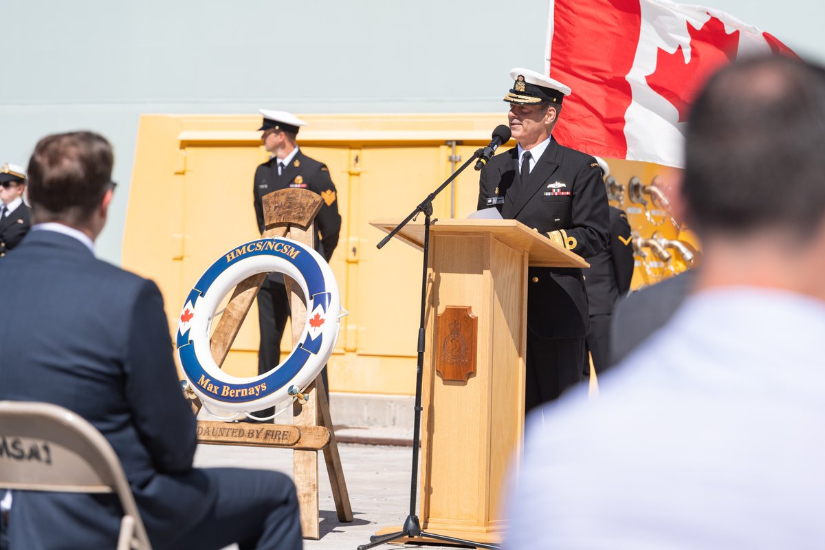 Royal Canadian Navy tweet media