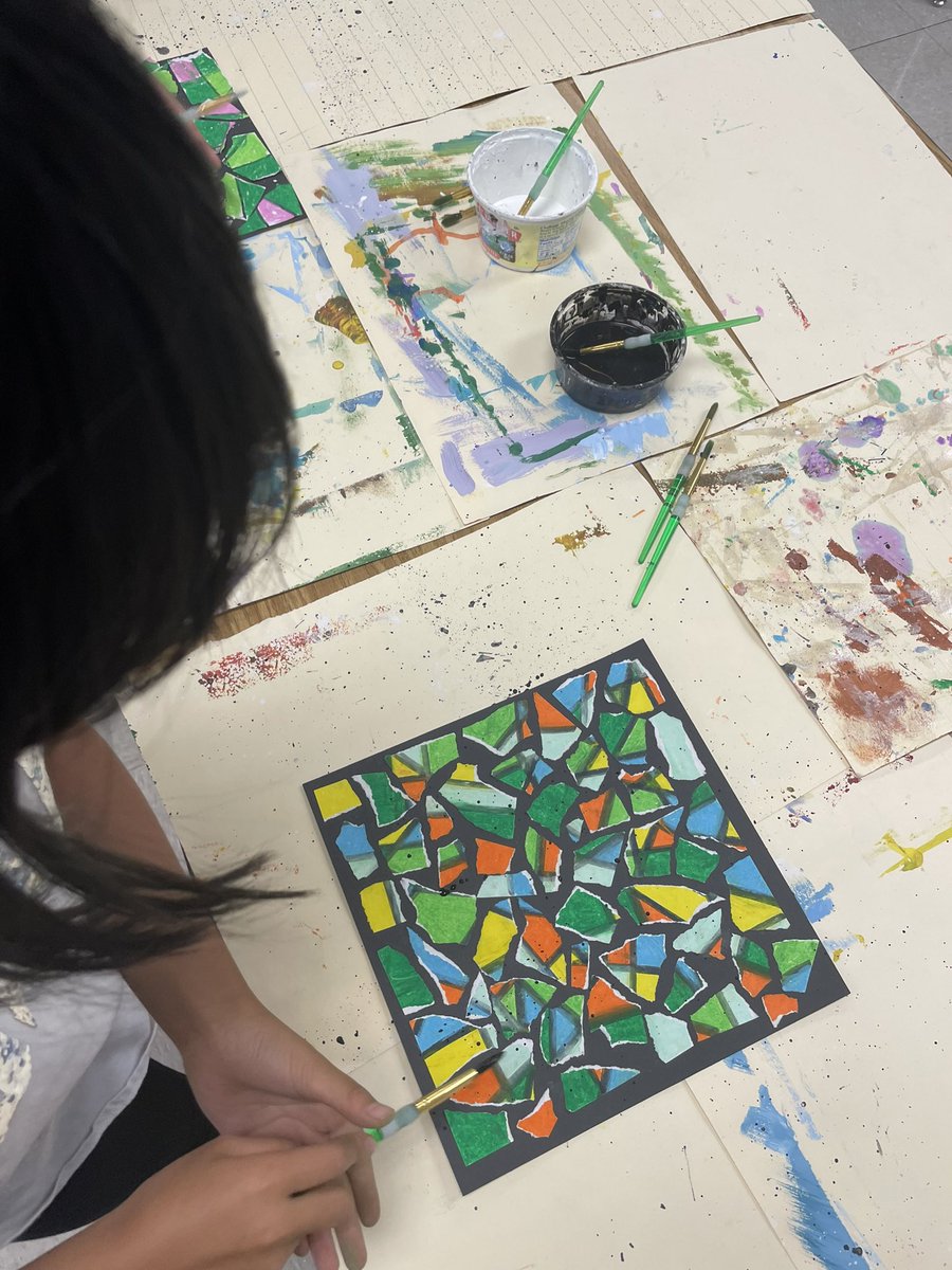 mrschingsclass's tweet photo. Making abstract art with Mrs. Colvert! https://t.co/ISp7zXiNZi
