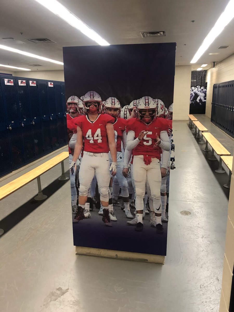 JosephViv44's tweet photo. @coachteonic and the rest of @sehssports had some sweet renovations. Kick some ass tonight Vs. GBE https://t.co/82AVvowgTW