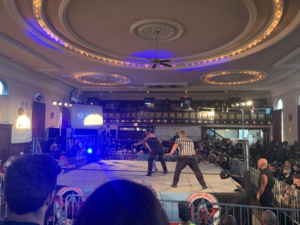 SaviorDanger's tweet photo. @AAWPro The prestigious Logan Square Auditorium was the venue for some of the finest Windy City graps one could hope to experience. It has it all. Ice cold Coke Zero. Theater vibes. Nightclub audio. MTV’s Dan Cortez. I can’t wait to visit again. #DestinationChicago https://t.co/1x4QIsmFYK