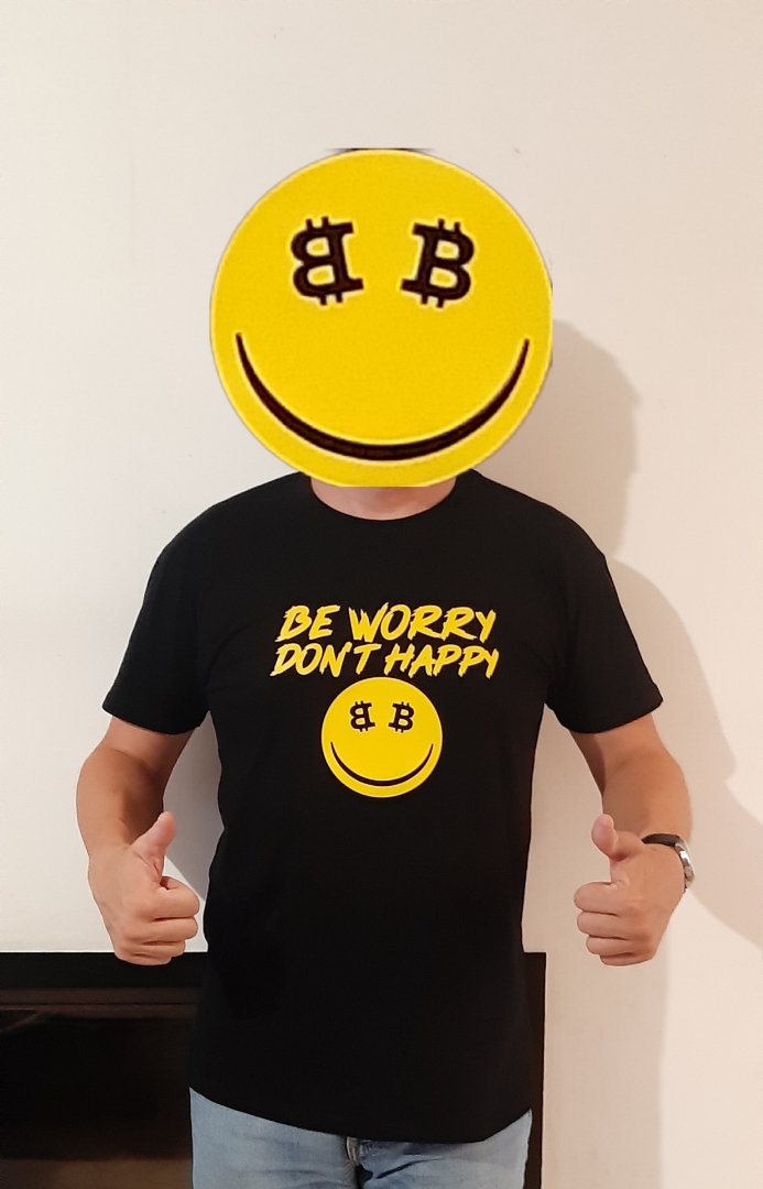 pisix_m's tweet photo. Trop content, @ZaccardiJulien n'a pas gardรฉ mon t-shirt pour lui ! ๐คช
Merci a @Crypto3D_ pour la qualitรฉ des maillots et aux @B3arMarket pour le boulot et pour ce beau projet !
#BeWorry #rrekkt https://t.co/TBU0WS14AU