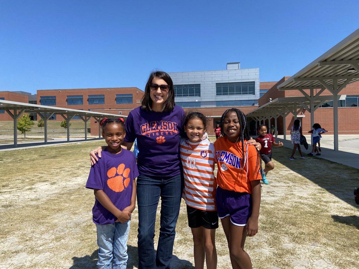 CMParent2's tweet photo. College Colors Day! Go Tigers! #lceupper https://t.co/BcIyqvyinZ
