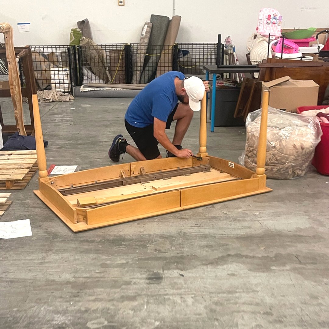 The IDEAL AGENT team had the most rewarding time joining forces with @unitedwaysuncoast and Home Makers of Hope this week, building bedroom furniture and decorating rooms for families in need in the Tampa Bay area.
#idealagent #givingback #unitedwaysuncoast #volunteering #tampa