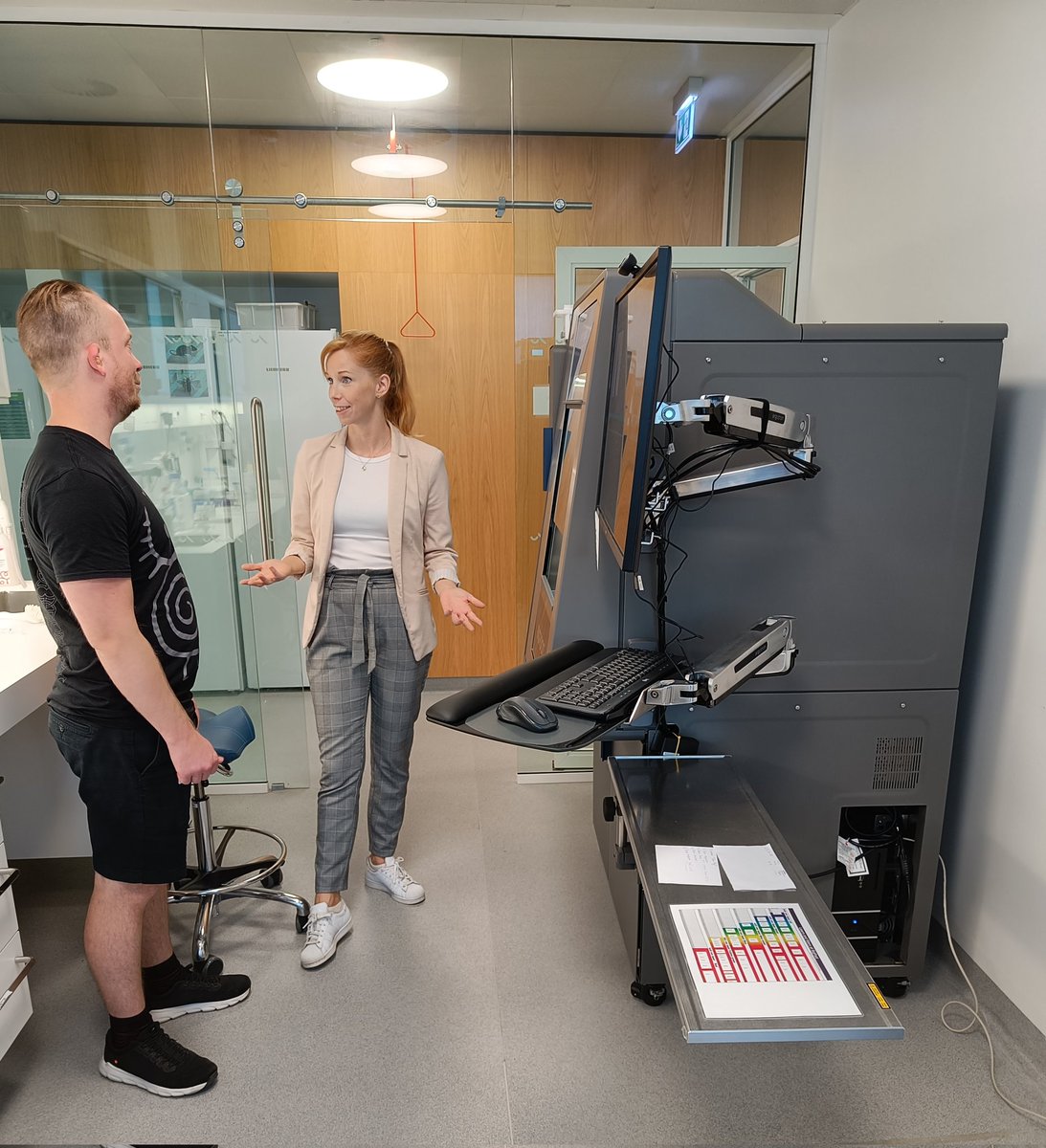 IdunRein's tweet photo. Lovely visit the FACS core facility at Aarhus university to see their BigFoot spectral cell sorter! Thank you for having us! @flowcytometri @OusResearch #flowcytometry https://t.co/szSZKUhXav