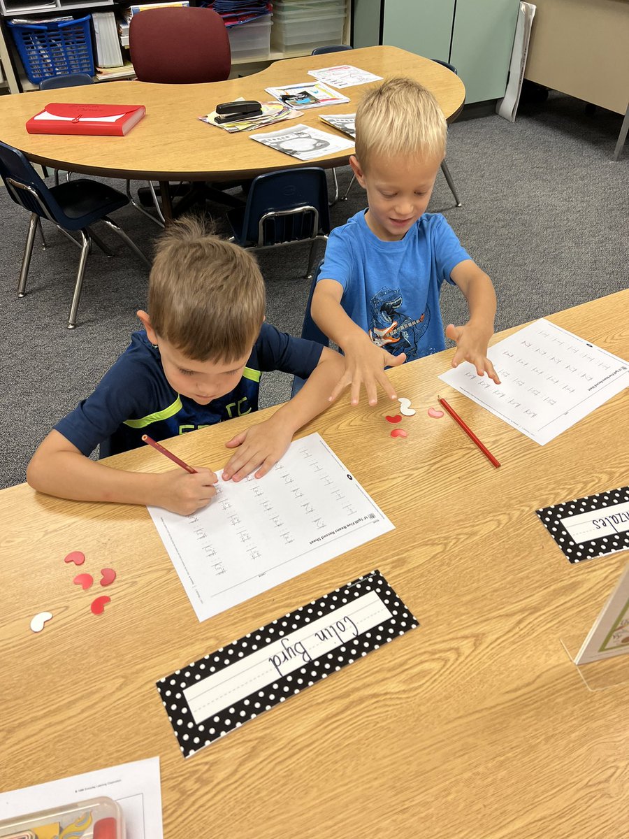 mhubertSCE's tweet photo. Practicing number formation with the game “Spill 5 Beans” https://t.co/4iE5OipNxF