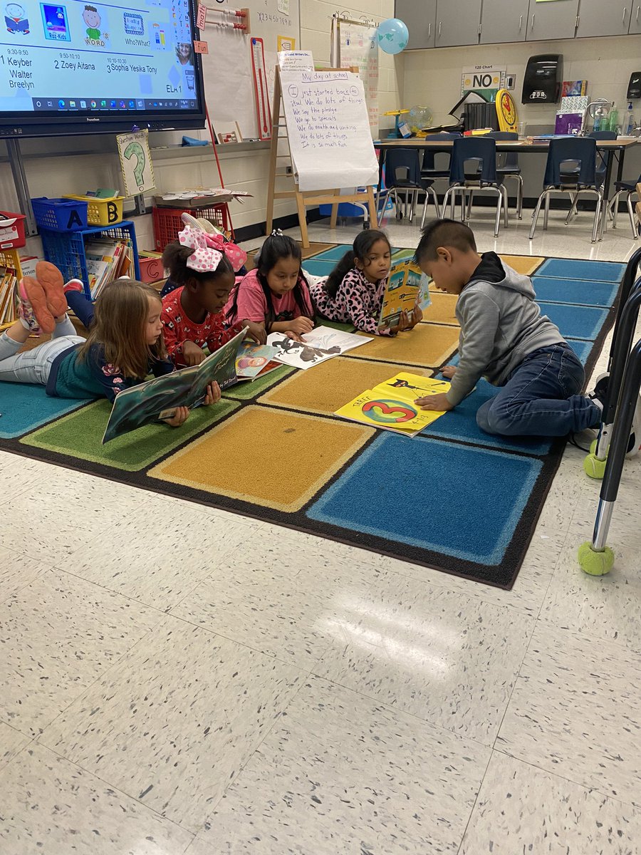 It sure makes me happy to see my class loving books !@MRegan0123 <a href="/Beth_Coryell/">Beth Coryell</a> <a href="/JanetMarotte777/">Janet Marotte</a>