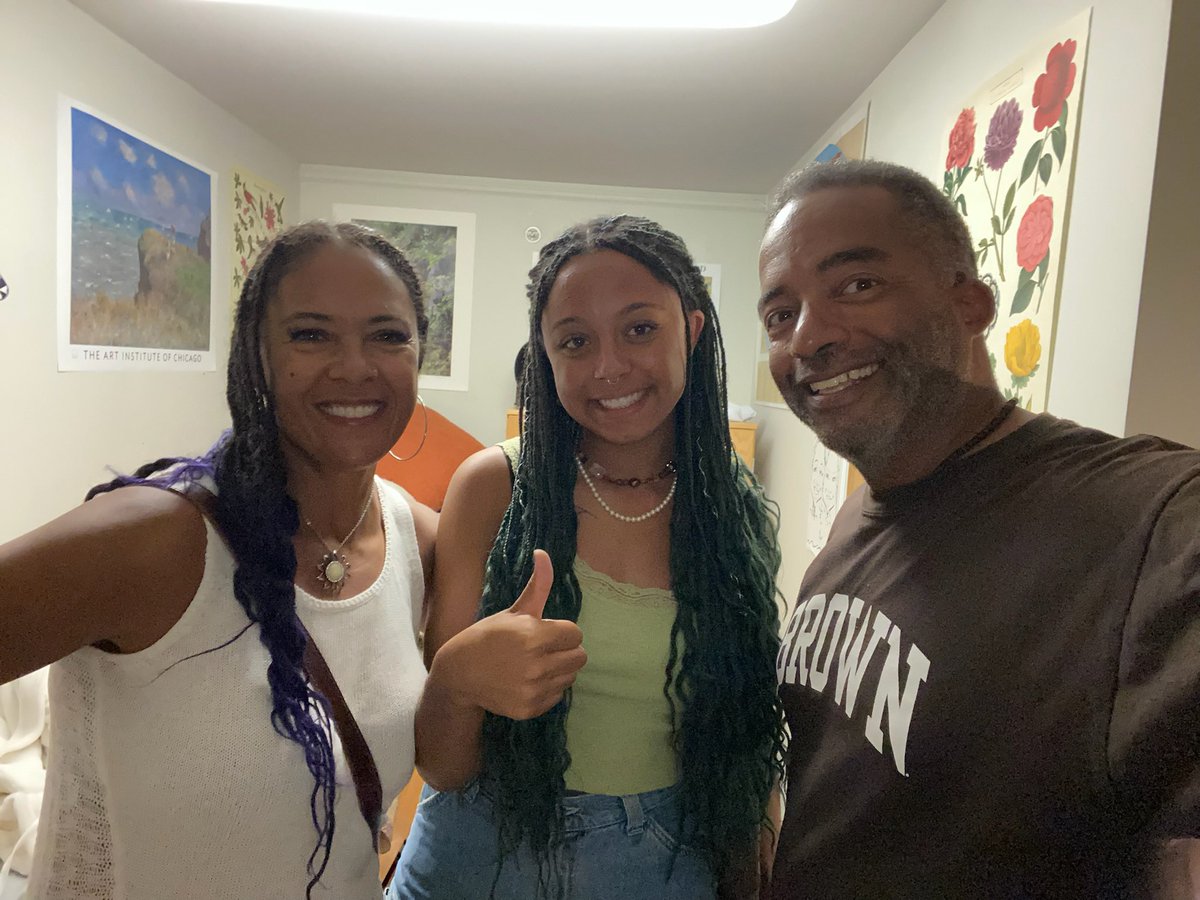 WithDavida's tweet photo. He’s got the color on for both him and daughter @mgalvin67 @harrisgalvin #CollegeColorsDay #BrownUniversity https://t.co/QLCYKTDeXt