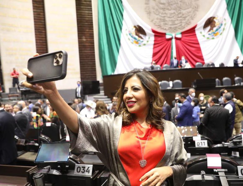 Hemos recibido el informe de gobierno 📖 de <a href="/lopezobrador_/">Andrés Manuel</a>.

Procederemos a su análisis, el <a href="/GPPRIDiputados/">Diputadas y Diputados Federales PRI</a> ejercerá a plenitud su papel de órgano de control del poder ejecutivo.

A exhibir que la reforma 📜 propuesta para la Guardia Nacional es una pulsión autoritaria más.