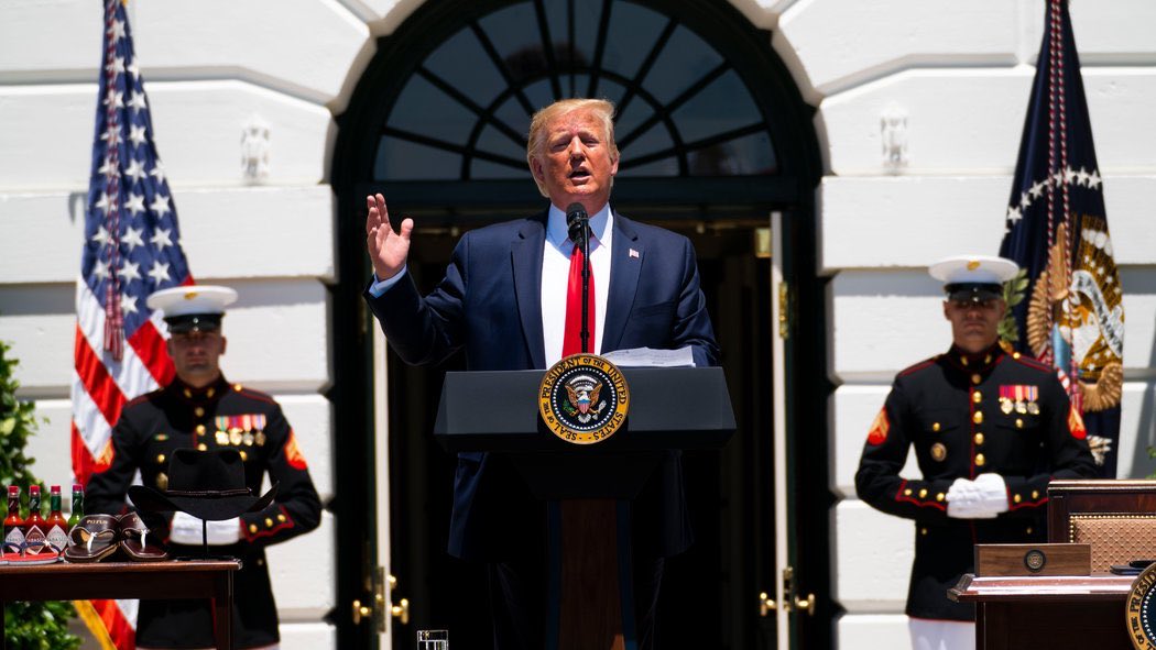 joncoopertweets's tweet image. MAGA extremists say…

President Biden’s speech with marines in the background was OUTRAGEOUS.

President Trump’s speech with marines in the background was AWESOME.