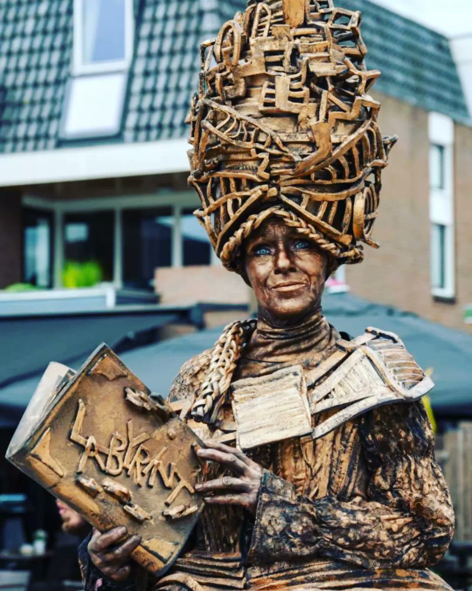 SamenSldrcht's tweet photo. Een extra sponsor @lbs_nl en gelijk een nieuw 'Levend Standbeeld' erbij voor zaterdag 10 september evenement 'Living Statues and Art Festival' winkelpromenade #Kerkbuurt in #Sliedrecht Hartelijke dank! https://t.co/e0S5fjsWt8
