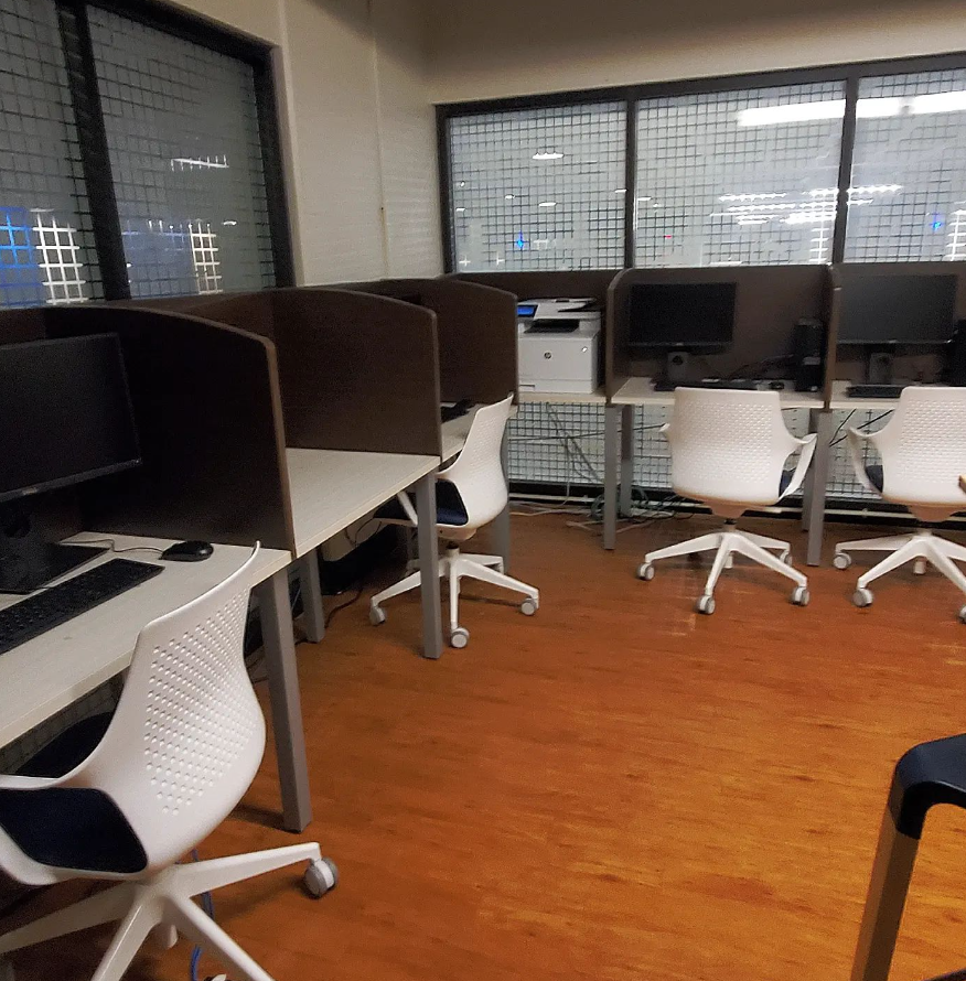 UtcVeteranMA's tweet photo. Pics from our Grand Reopening last Fri.!

We've updated the computer lab and we now have a VMA reflection room (aka the cozy room). Check out all this new furniture. These two spaces are near our office: 143 @ the UC. https://t.co/tXkNpK32DS