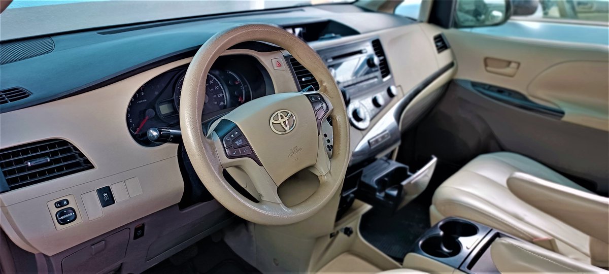 ObuleAutoLtd's tweet image. Fresh Deal...🥰  #newmonthnewgoals 👌
#TGIF
Brand: TOYOTA
Model: SIENNA LE
Year: 2011
Colour: Grey
Price: 7,500,000
Transmission : Automatic
Condition: Foreign used/Tokunbo.
Negotiable 💯
Working Perfectly.
For your Clean and Affordable Car, Call 08151023030🇺🇸