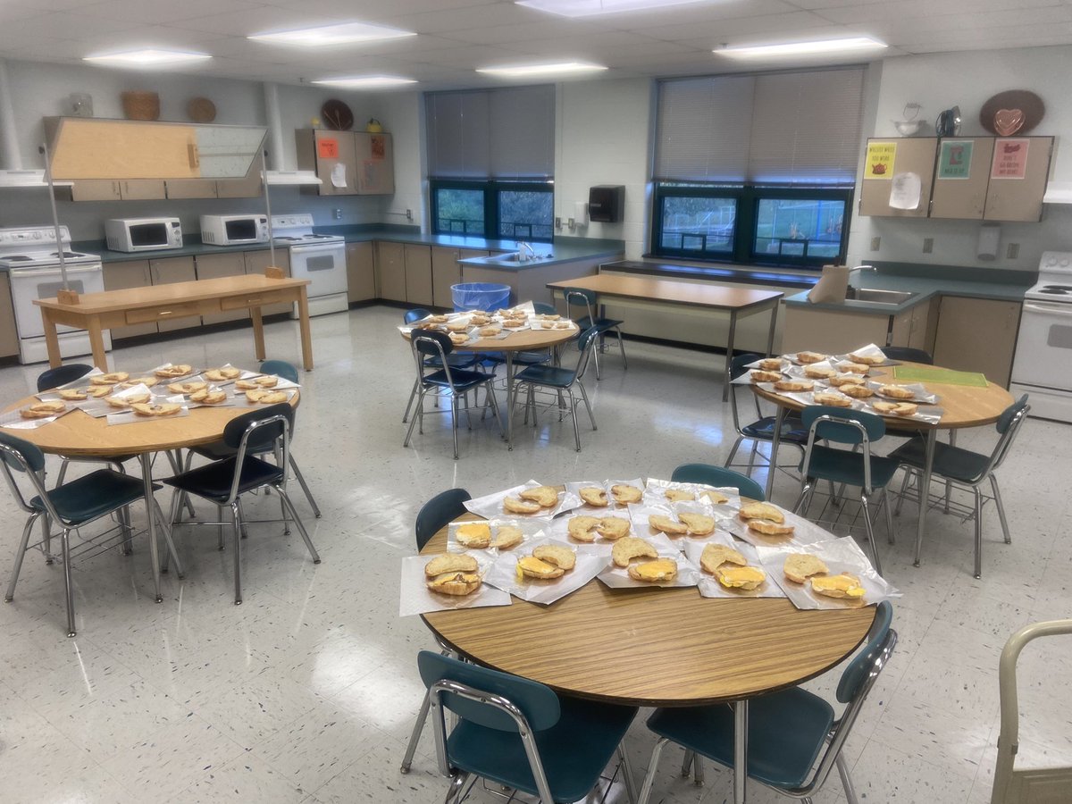 Staying true to tradition. Faculty croissants to kick off the last day of pre-service week. Bring on the students!! #EaglePride #12lbsofBacon 🦅🔴⚪️🔵