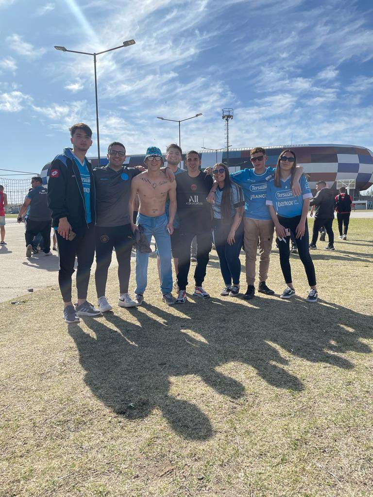 Guuadacab's tweet photo. Te sigo de la cabeza a todas partes 💙🏴‍☠️ https://t.co/IDCHxr9inT