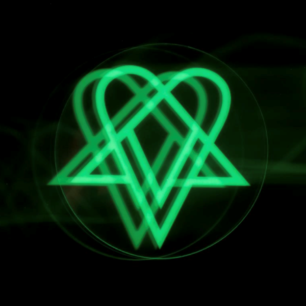 Ville Valo Releases New Single “Loveletting” Plus Announces Debut Solo Album “Neon Noir” + 2023 Tour Plans Inbox: thegreeneroommagazine.com/ville-valo-rel… @villevaloitaly <a href="/Spinefarm/">Spinefarm</a> <a href="/soundlens/">Tammy Greene</a>