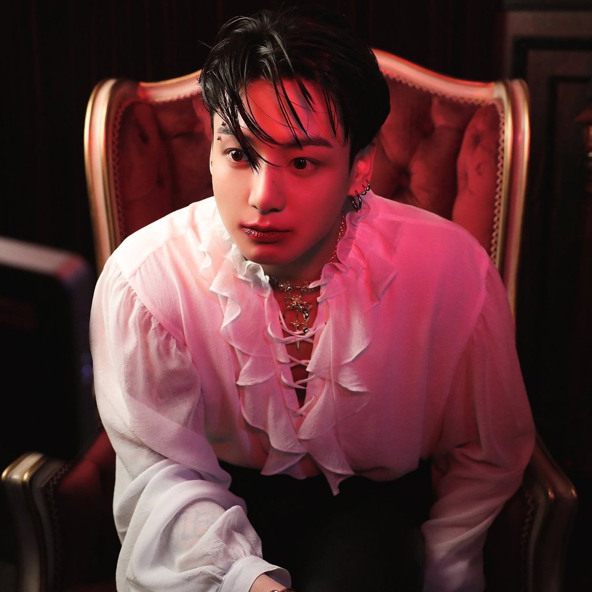 jeonficient's tweet photo. his cute little face 😭 https://t.co/HLCKbe6D3U